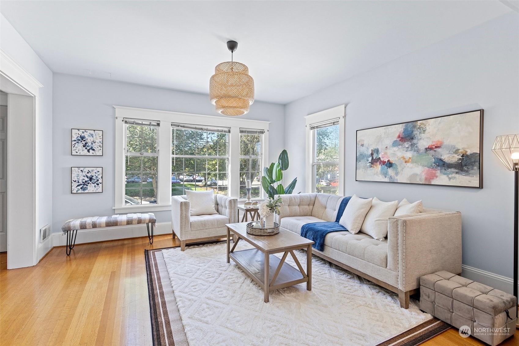 14 W Crockett Street