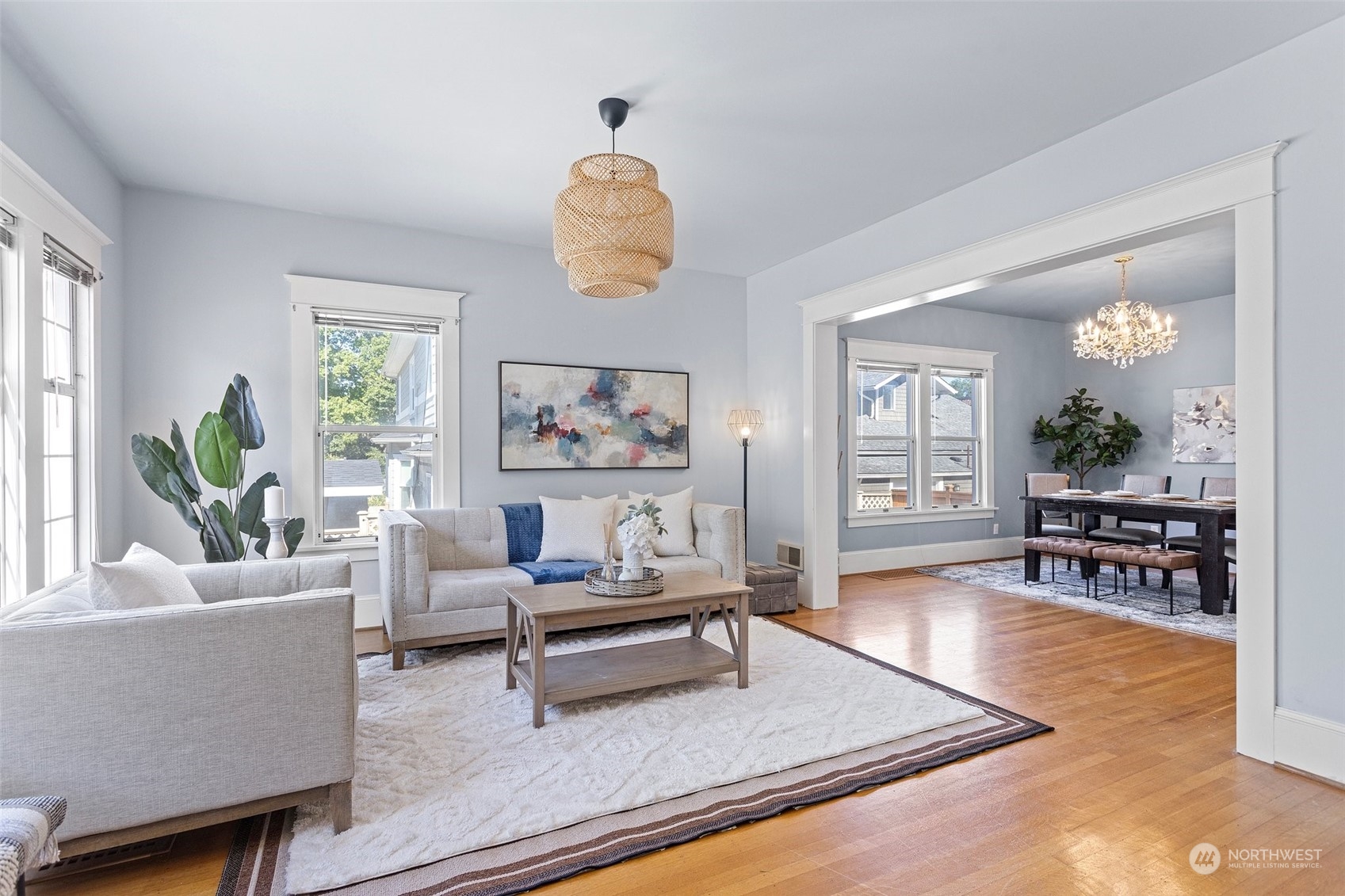 14 W Crockett Street