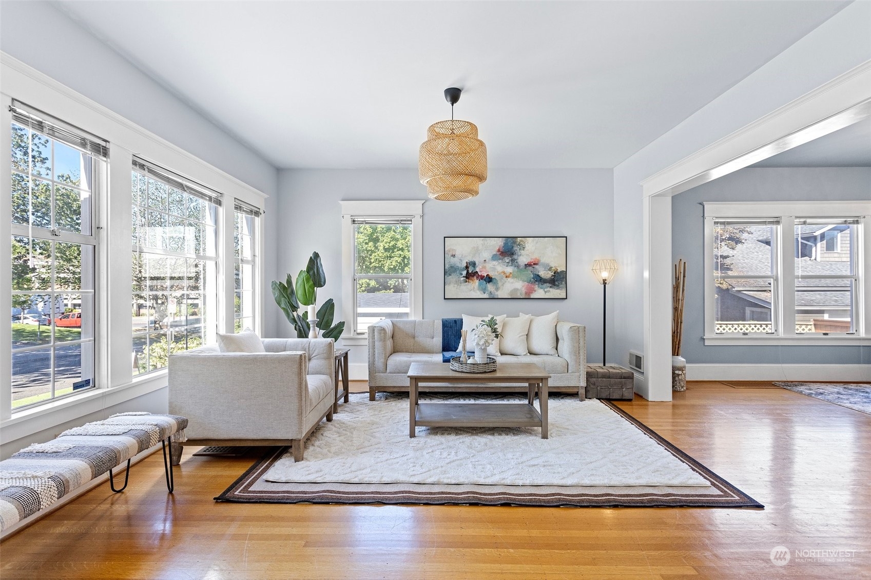 14 W Crockett Street
