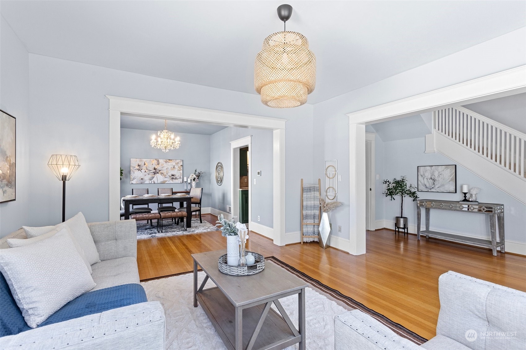 14 W Crockett Street