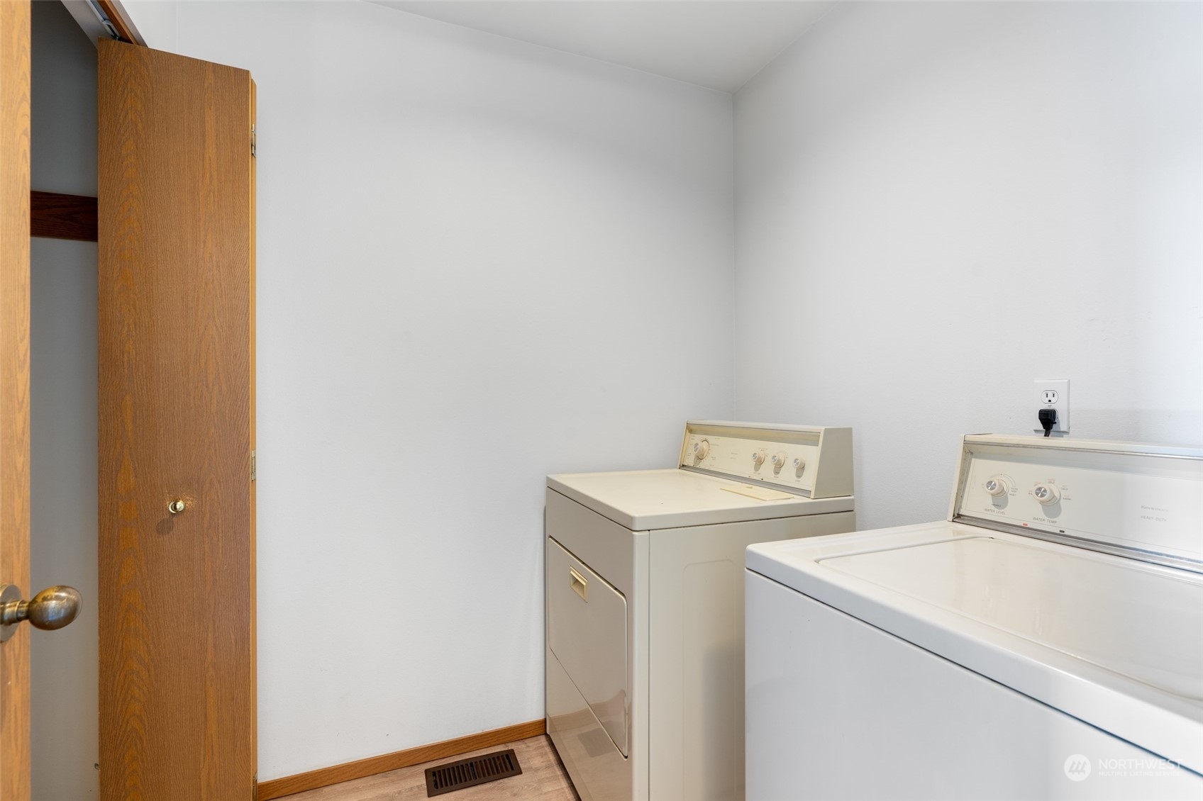 1302 - 1308 Shaker Place