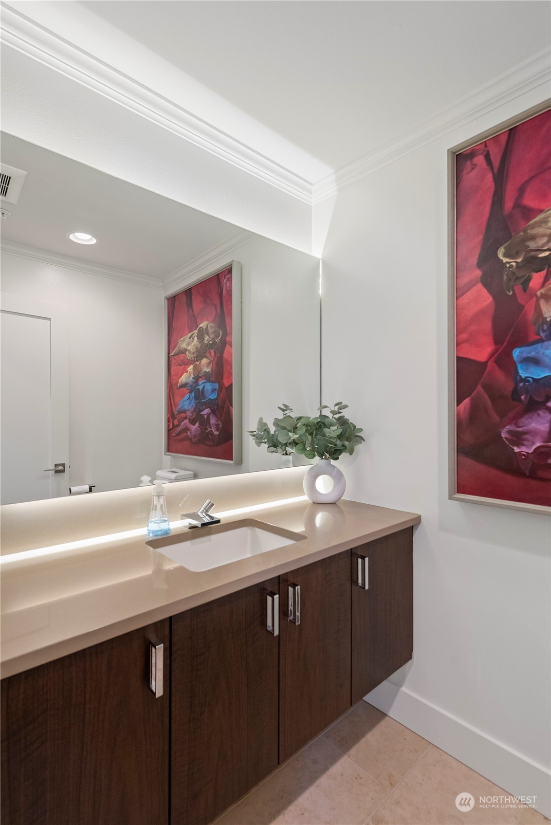 420 Melrose Avenue E Unit: 901