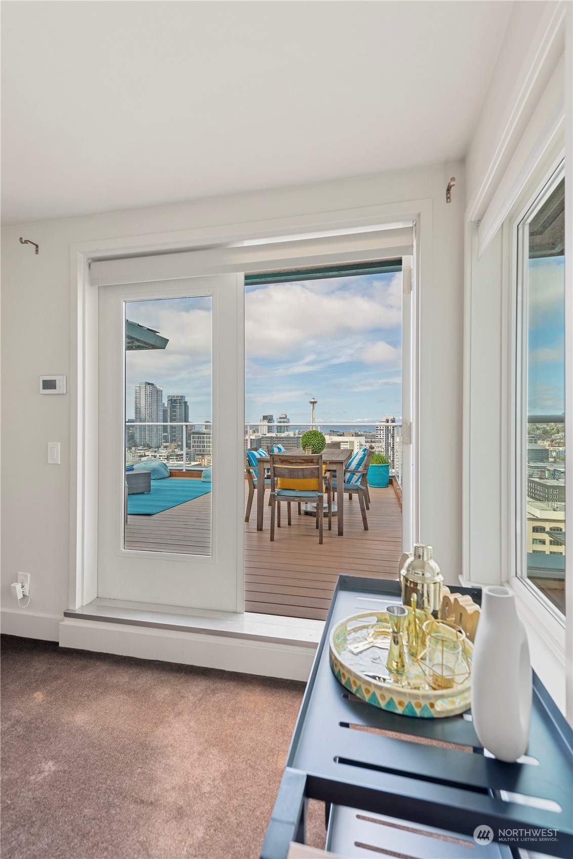 420 Melrose Avenue E Unit: 901