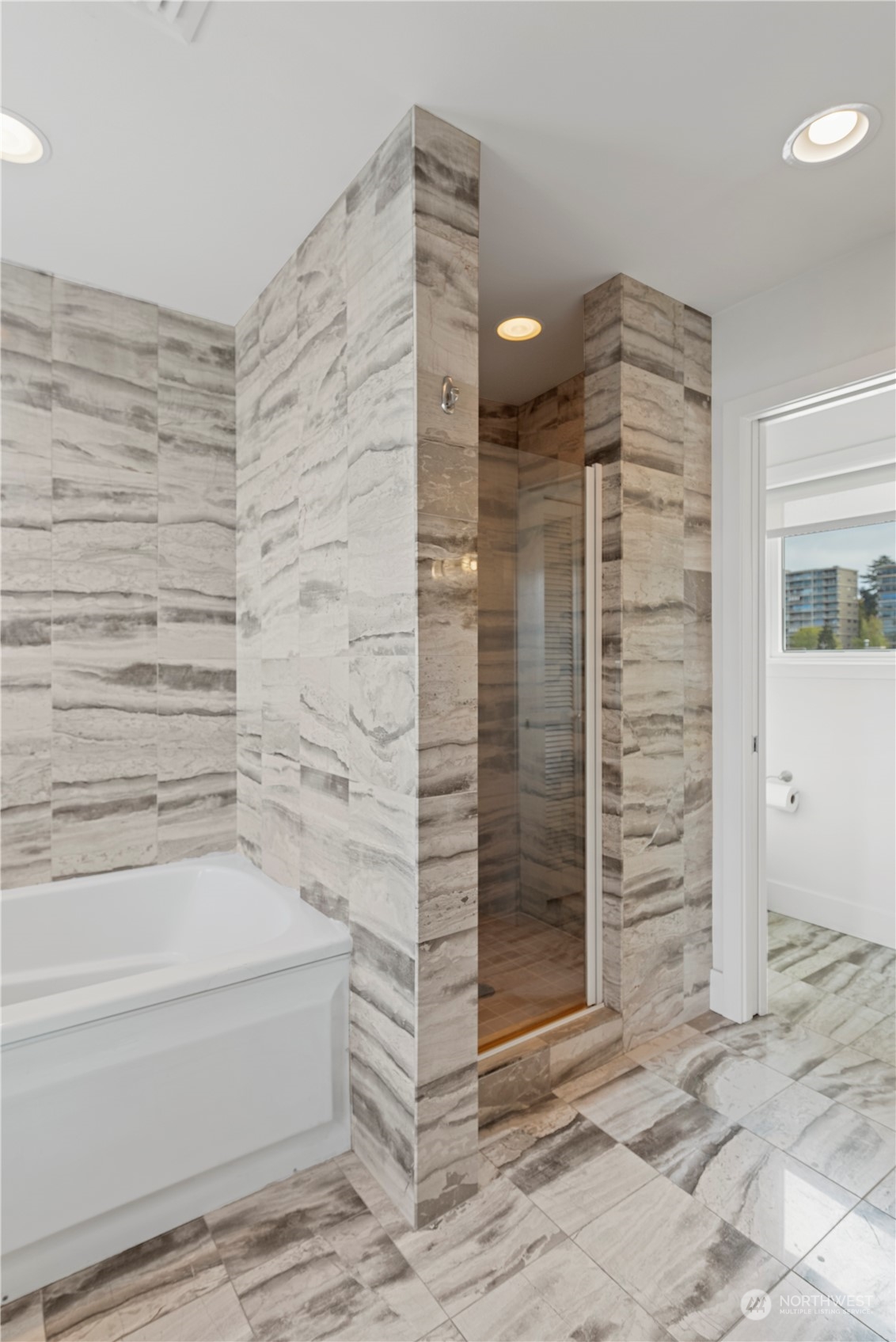 420 Melrose Avenue E Unit: 901