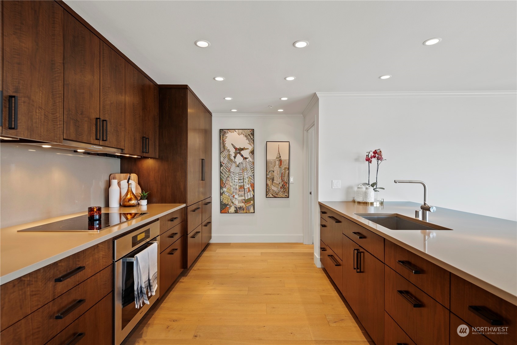 420 Melrose Avenue E Unit: 901