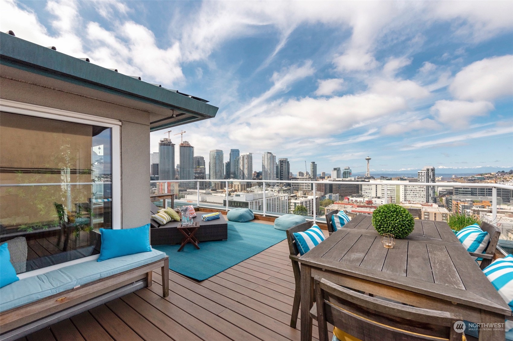 420 Melrose Avenue E Unit: 901