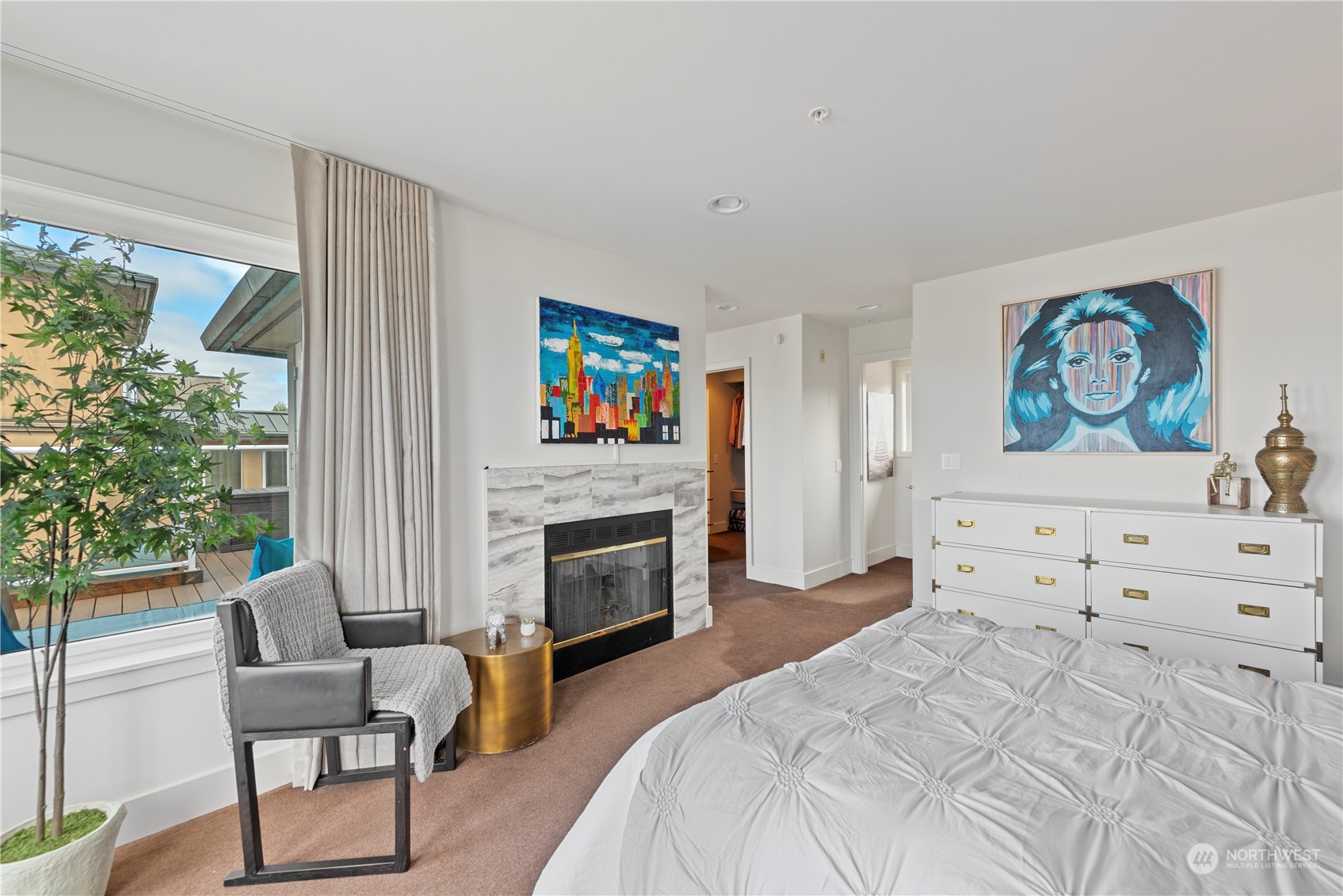 420 Melrose Avenue E Unit: 901