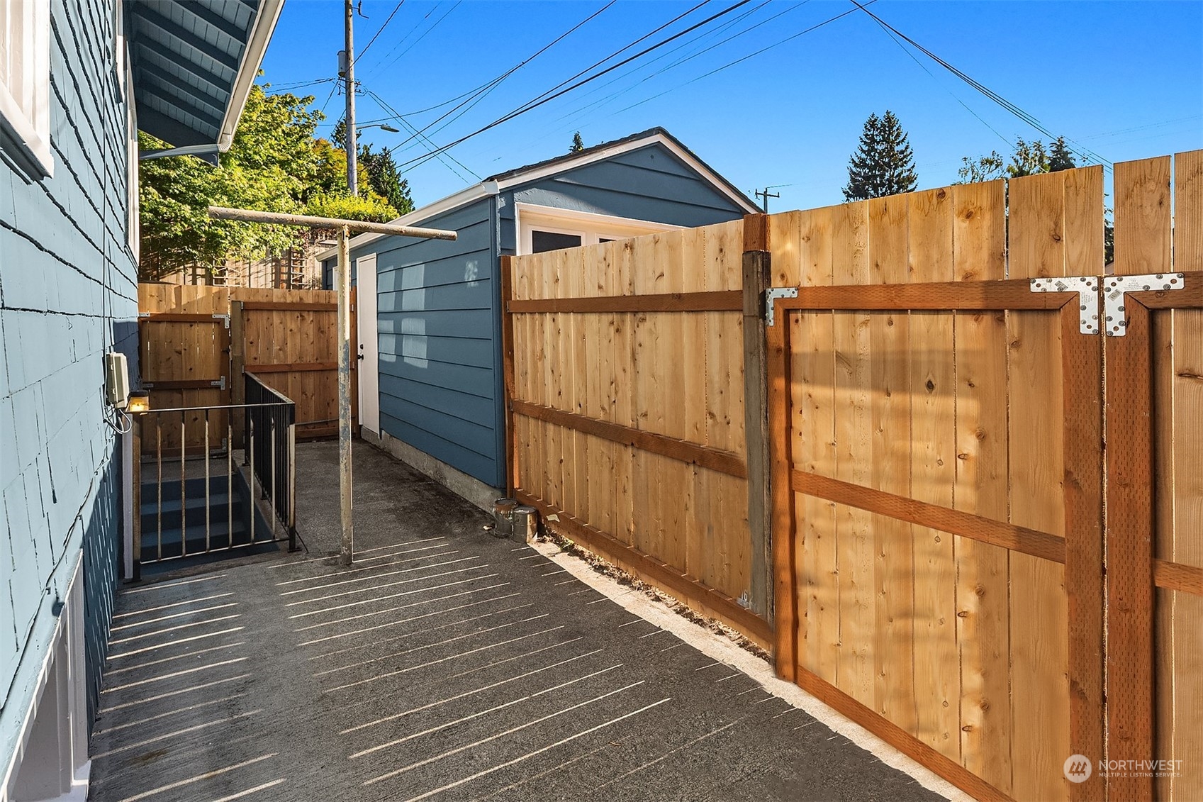 5645 12th Avenue NE