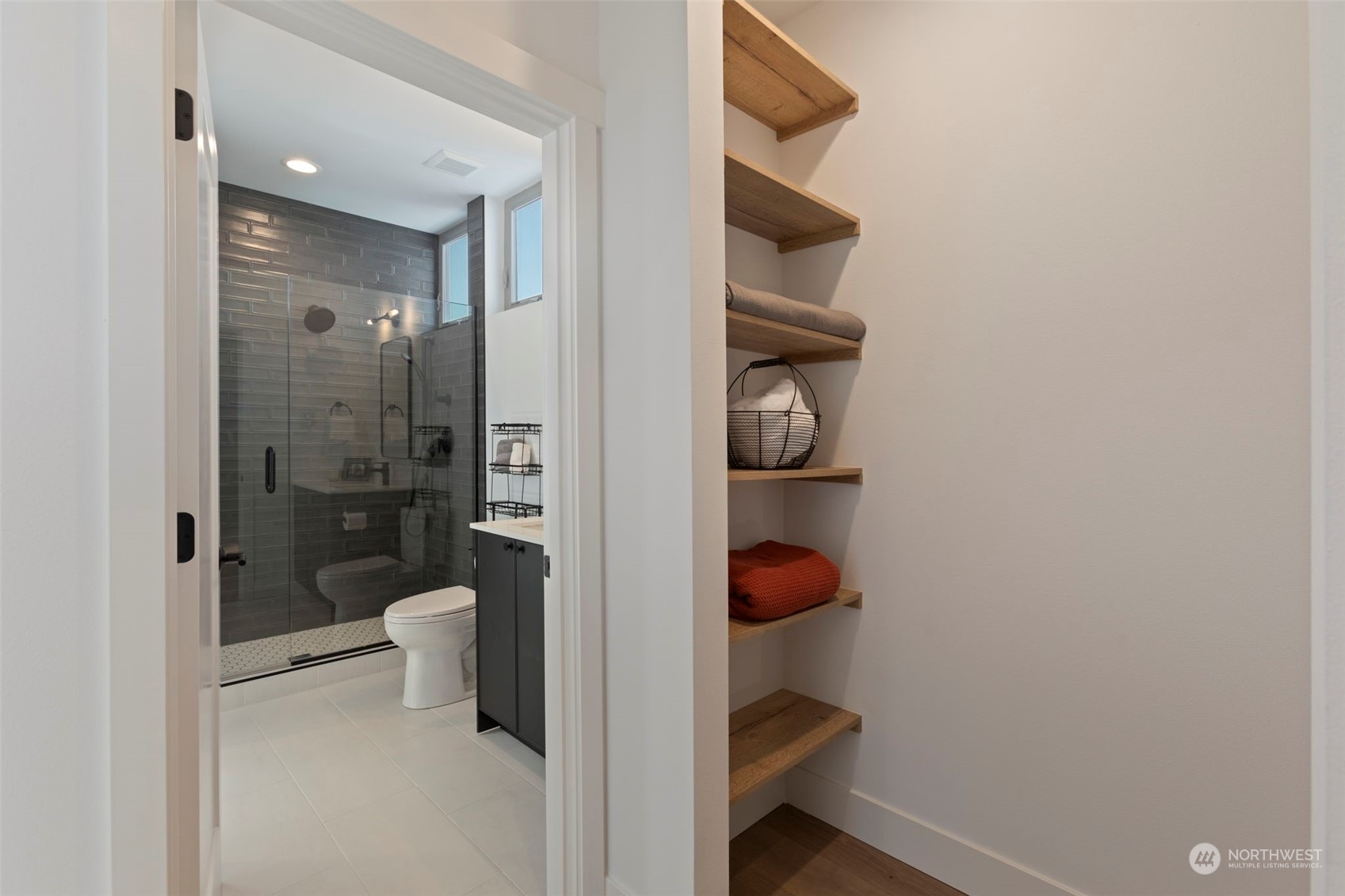2325 Walnut Avenue SW Unit: B