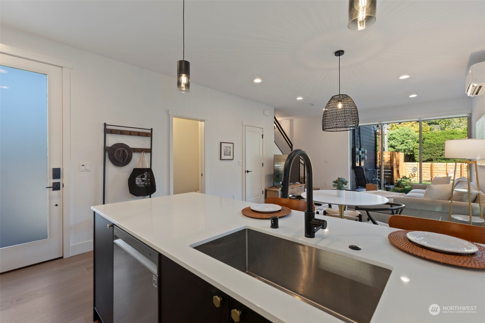 2325 Walnut Avenue SW Unit: B
