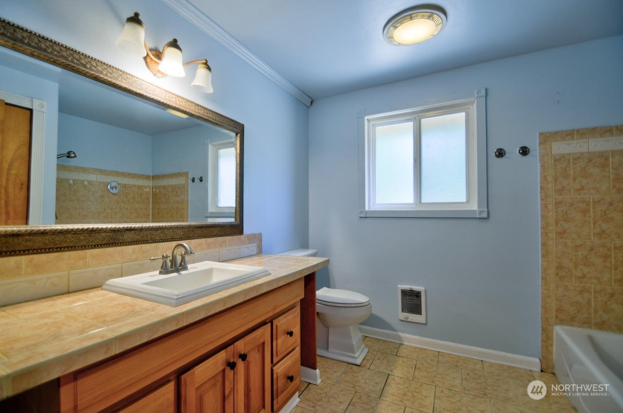 221 E Woodland Drive