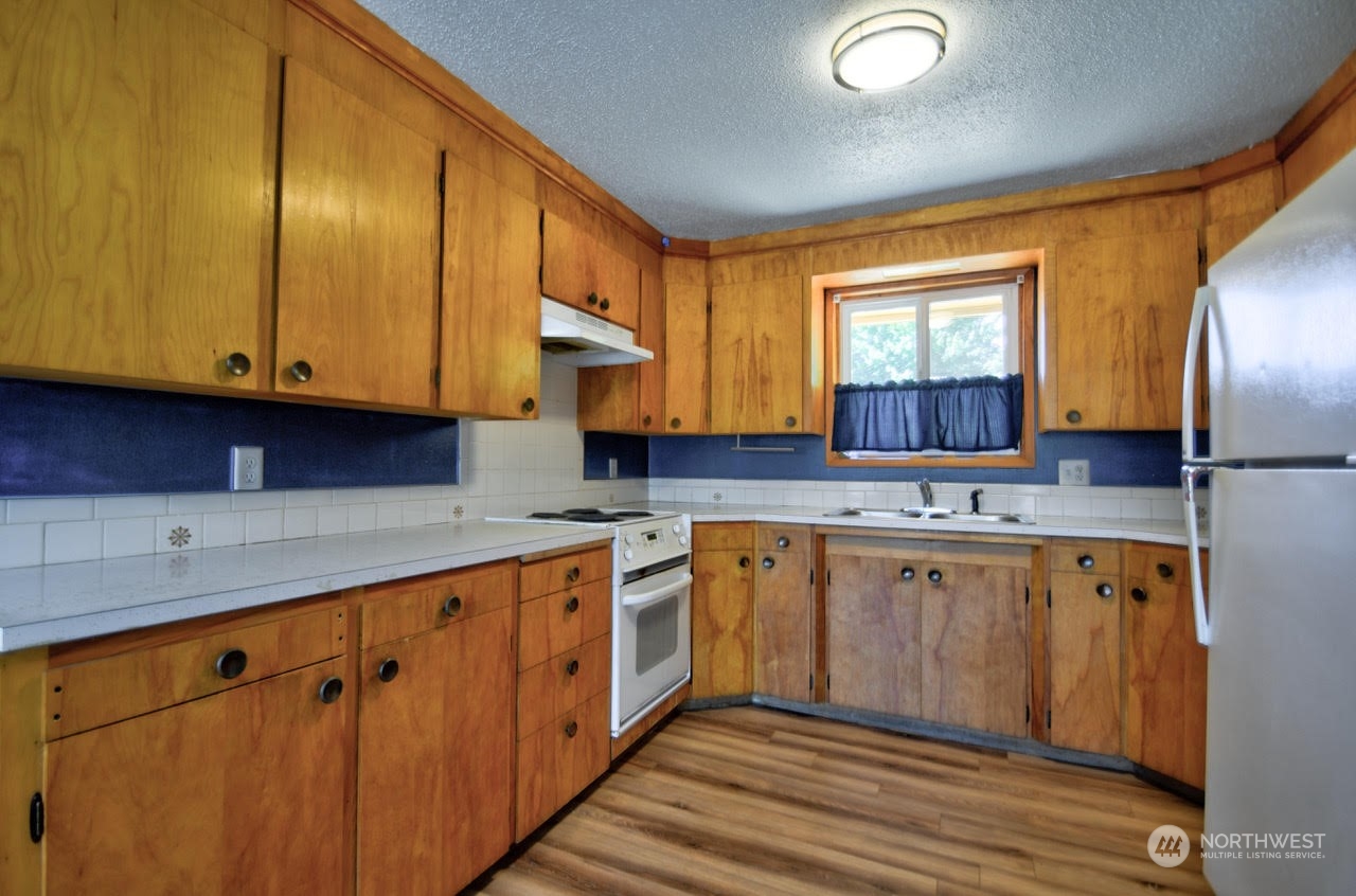 221 E Woodland Drive