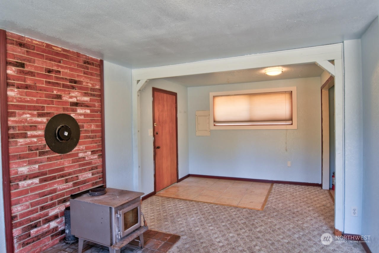 221 E Woodland Drive