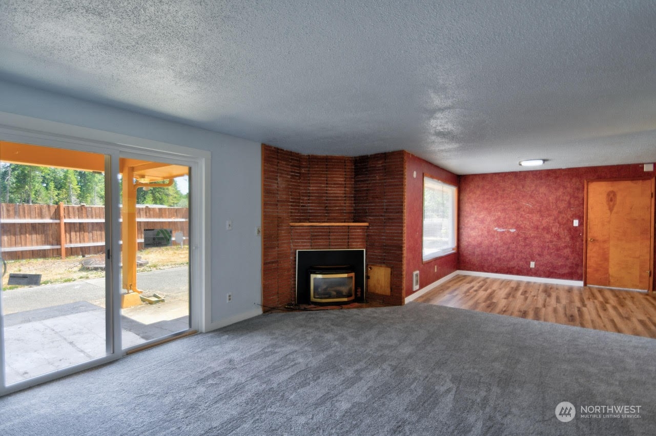 221 E Woodland Drive