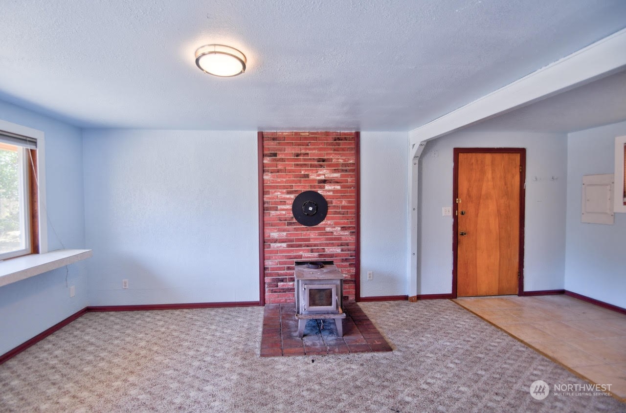 221 E Woodland Drive