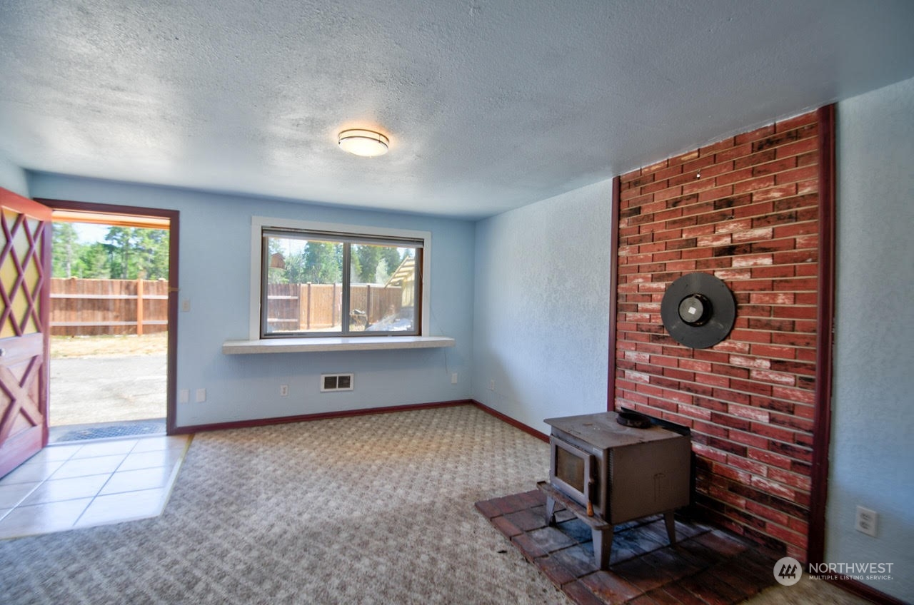 221 E Woodland Drive