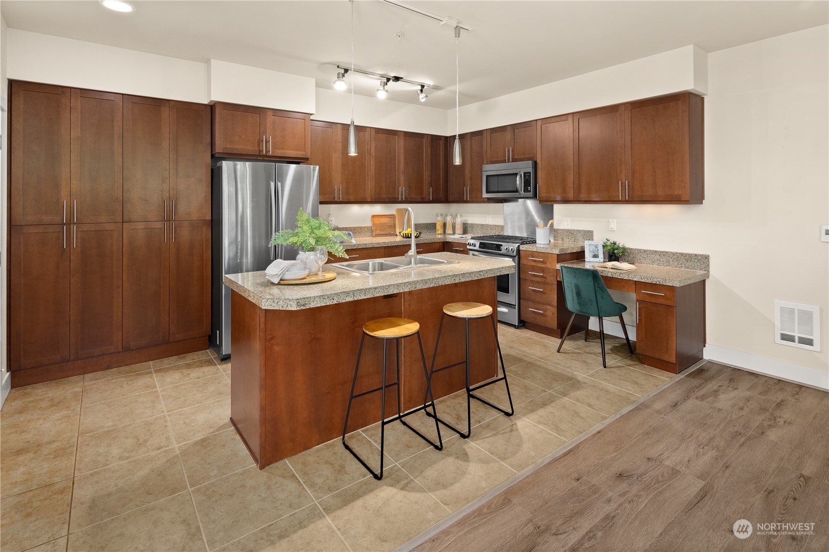 8535 Avondale Road NE Unit: A104