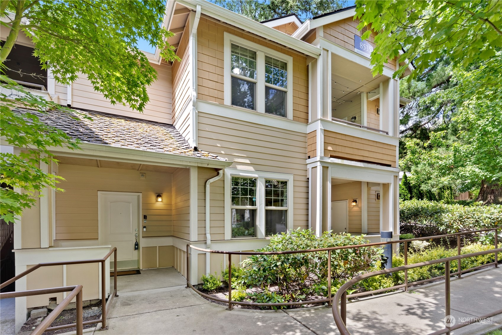 8535 Avondale Road NE Unit: A104