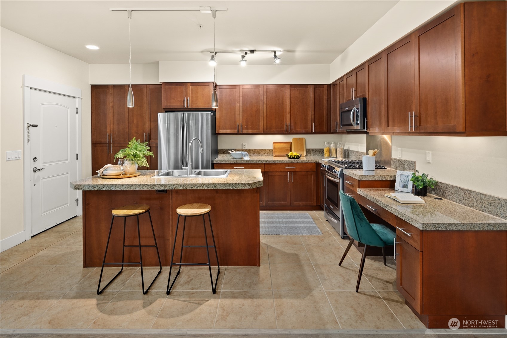 8535 Avondale Road NE Unit: A104