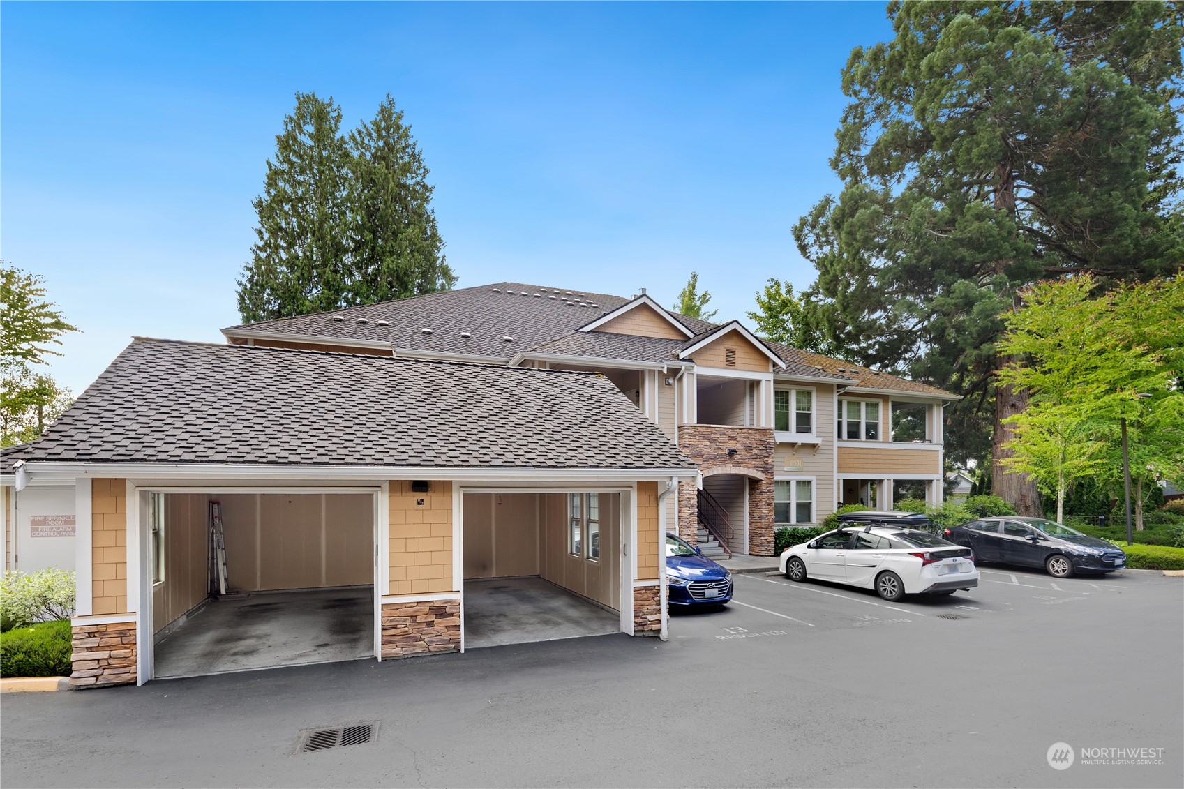 8535 Avondale Road NE Unit: A104