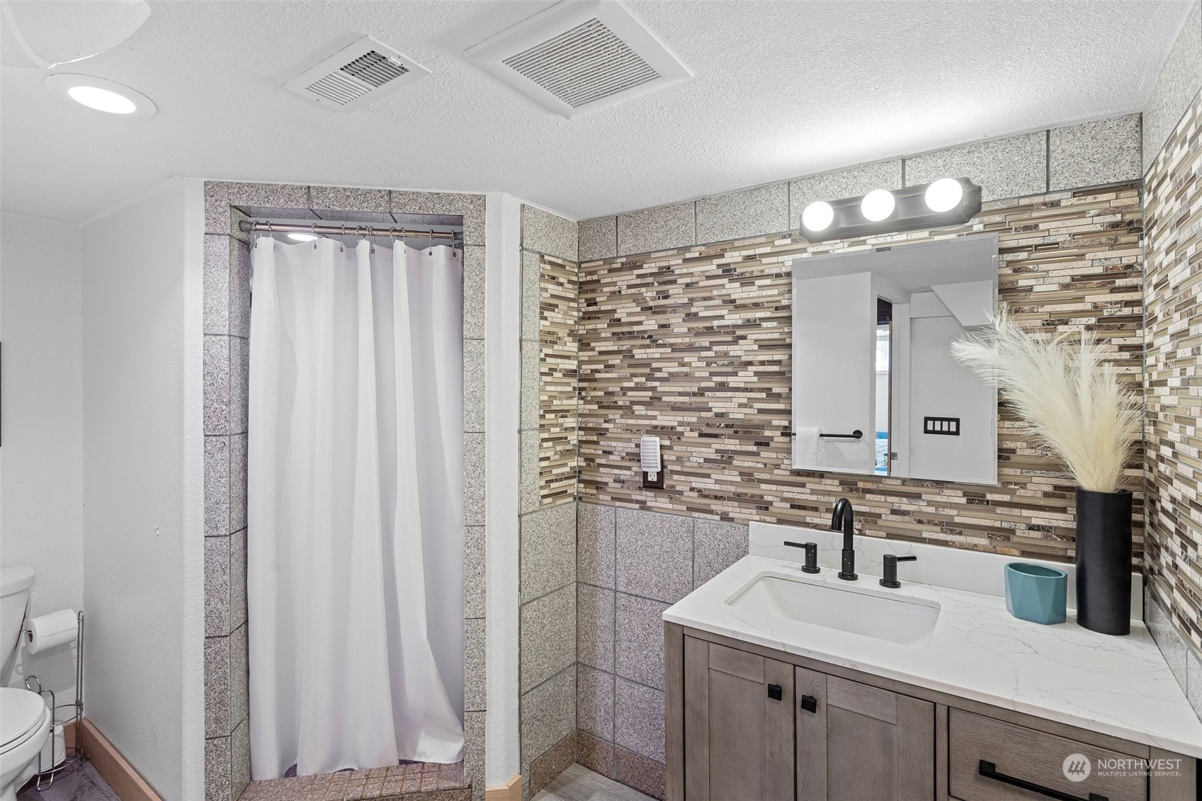 2519 NE 135th Street