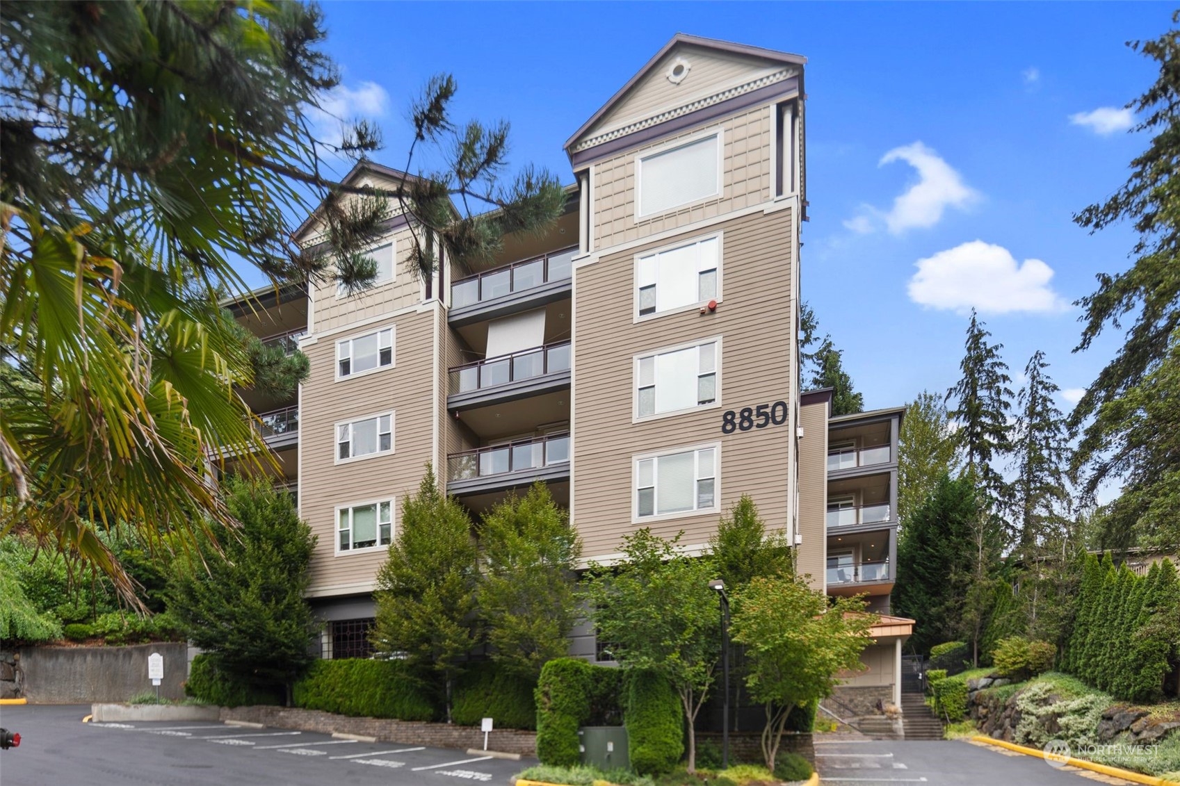 8850 Redmond Woodinville Road NE Unit: 306