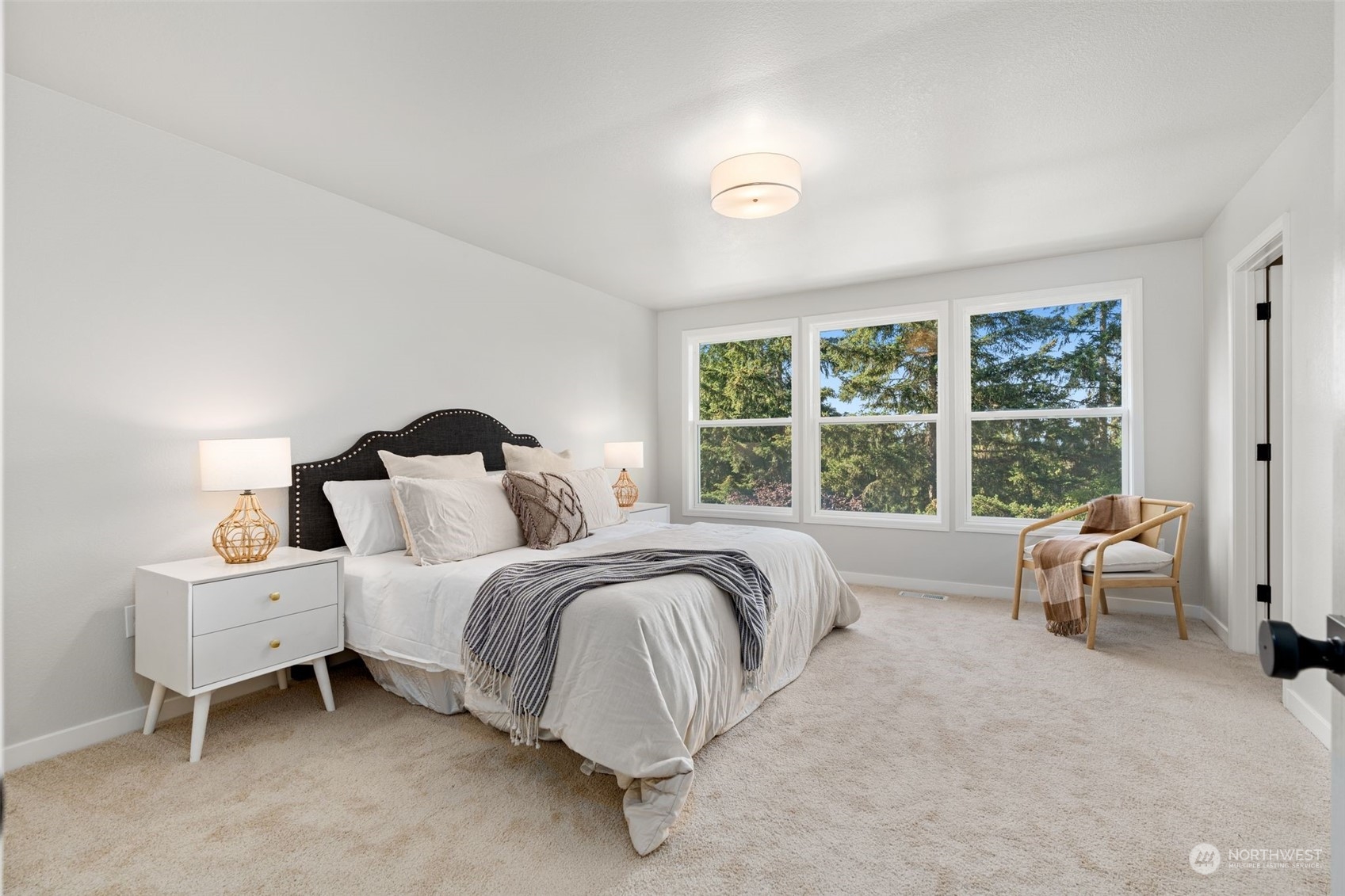 360 Jasmine Place NW