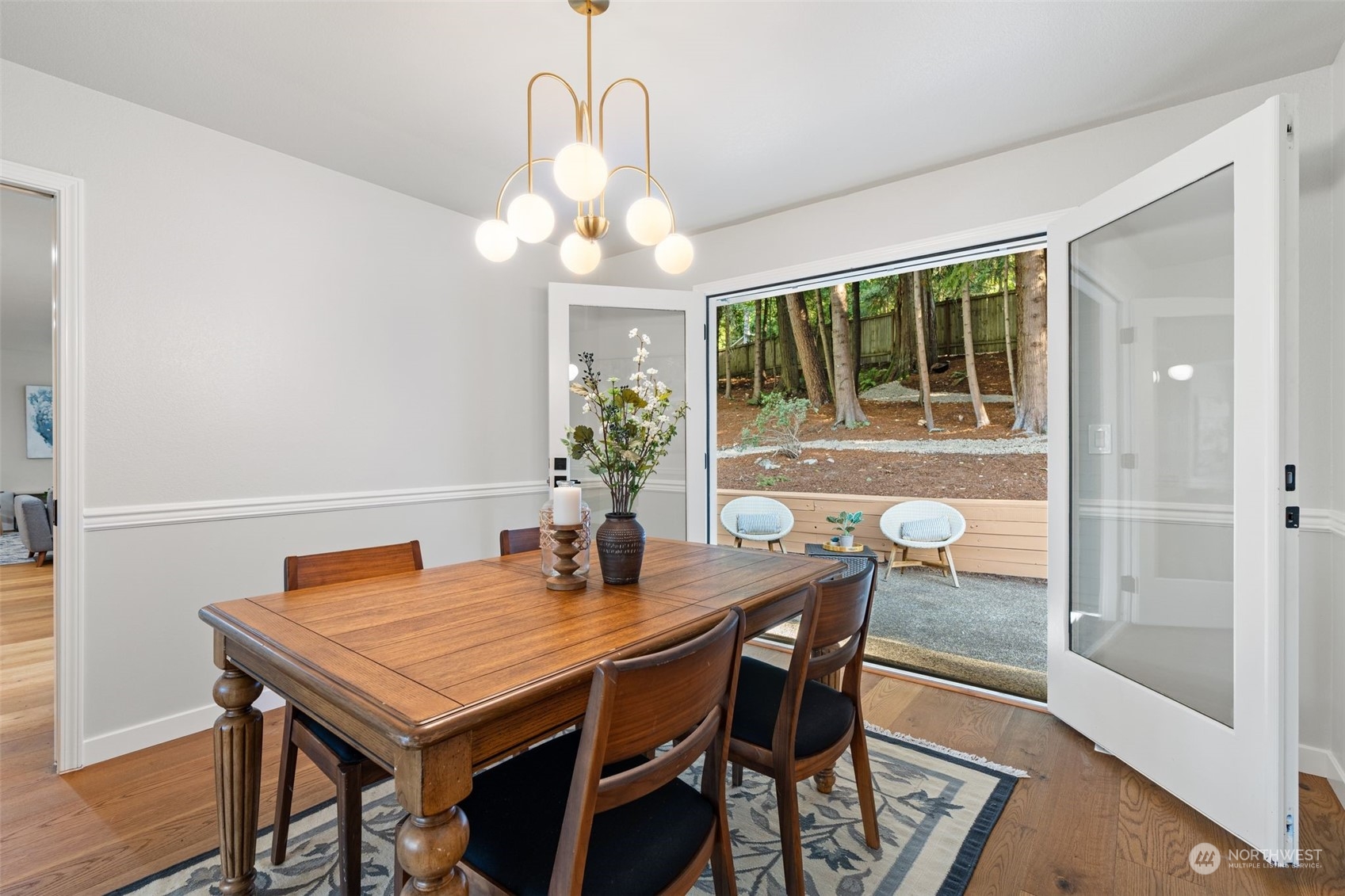 360 Jasmine Place NW