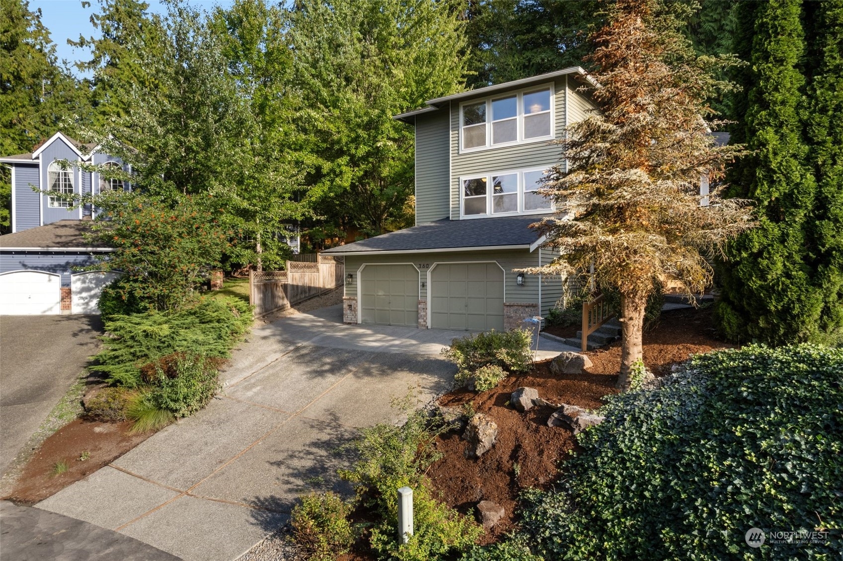 360 Jasmine Place NW