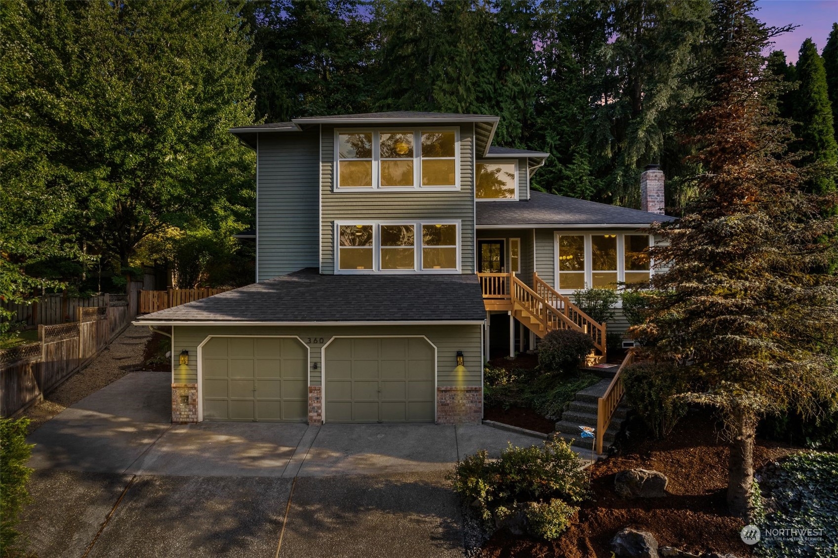 360 Jasmine Place NW