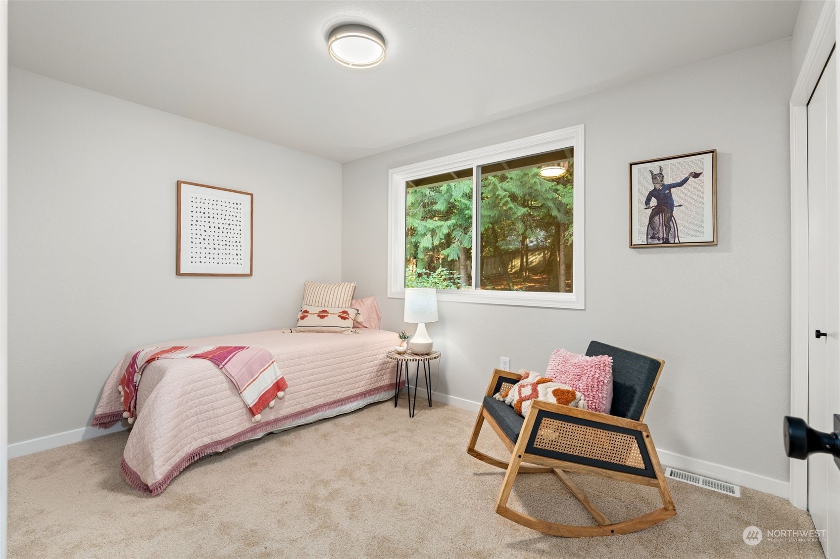 360 Jasmine Place NW