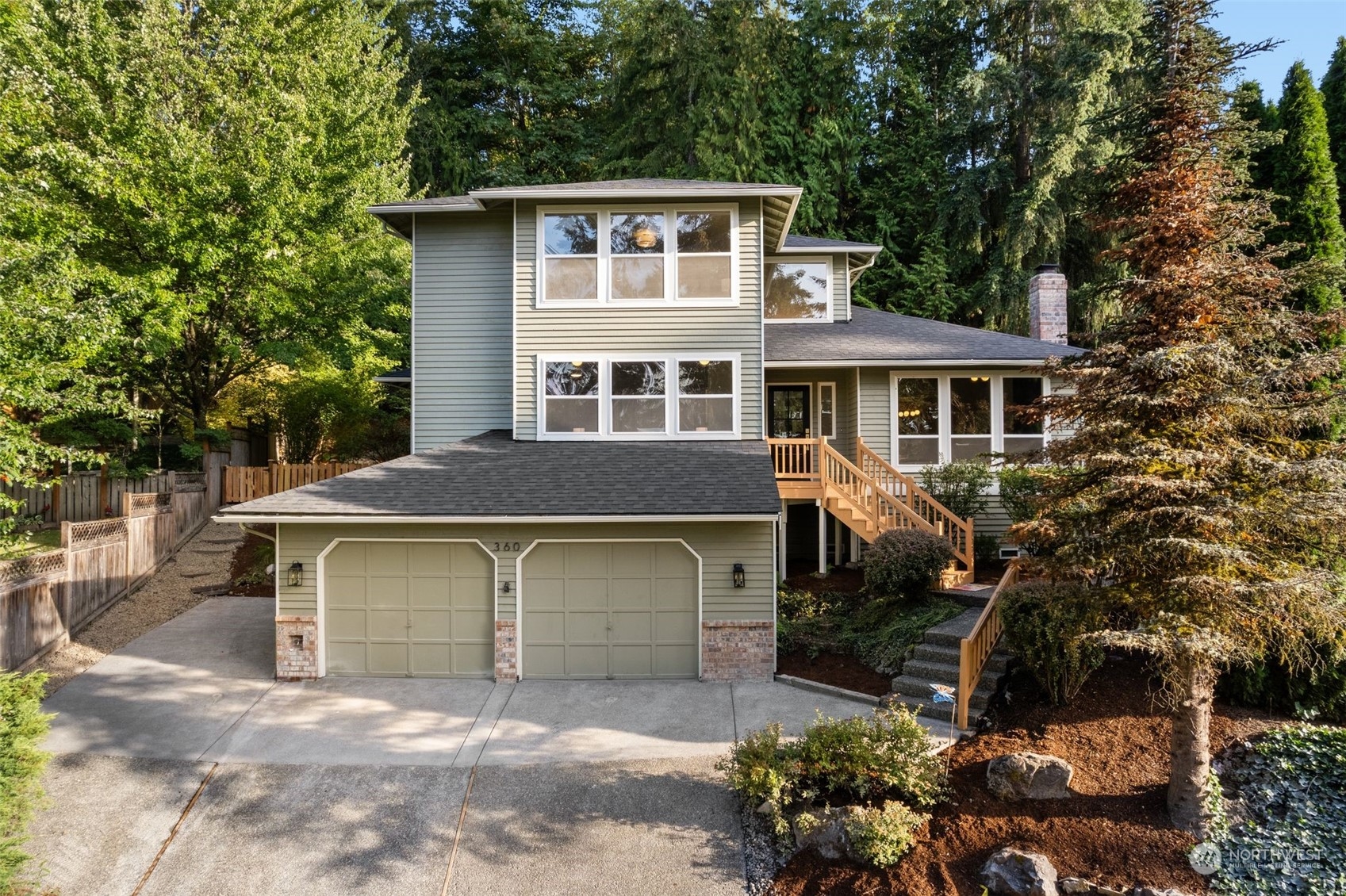 360 Jasmine Place NW