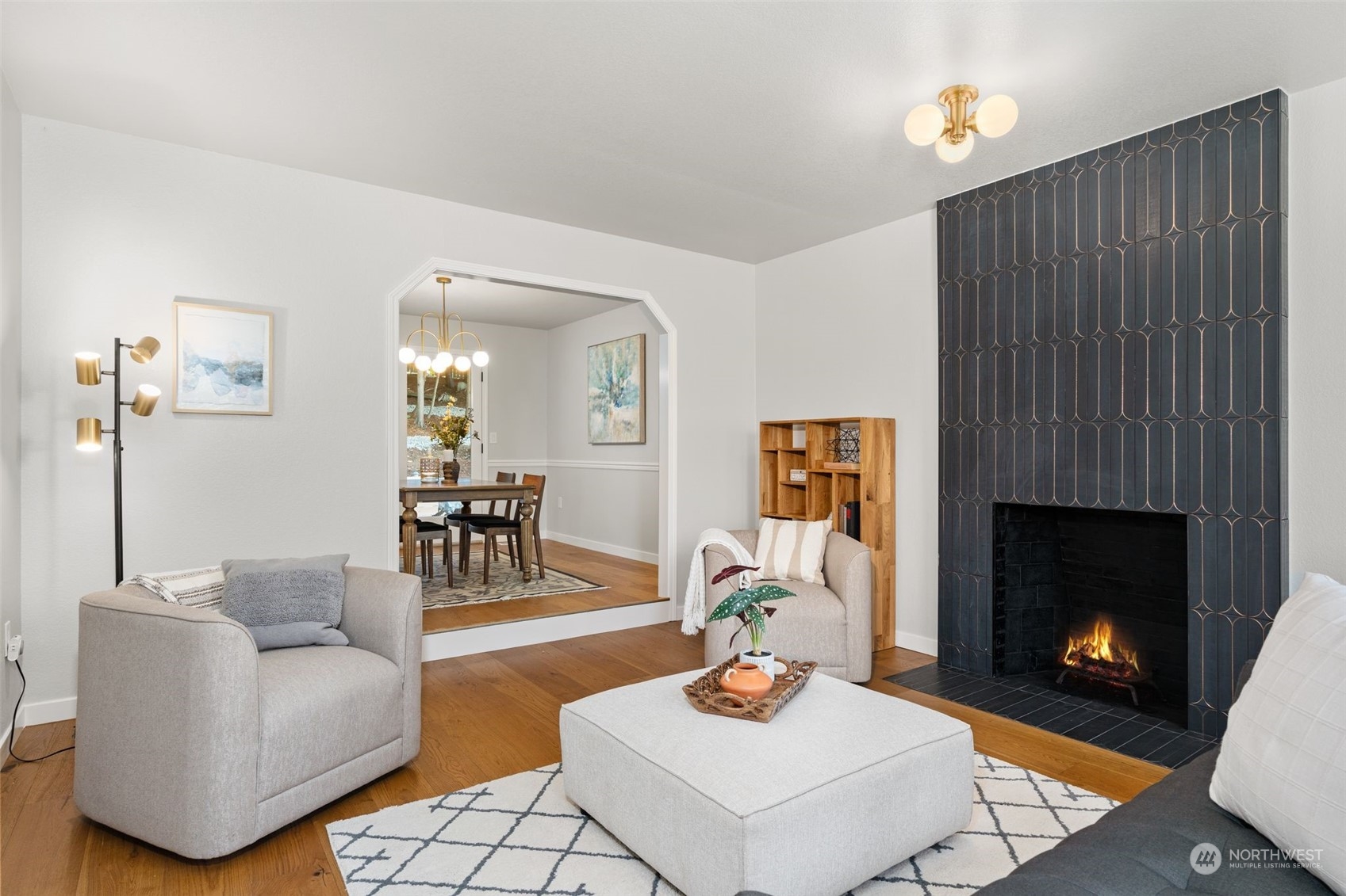 360 Jasmine Place NW