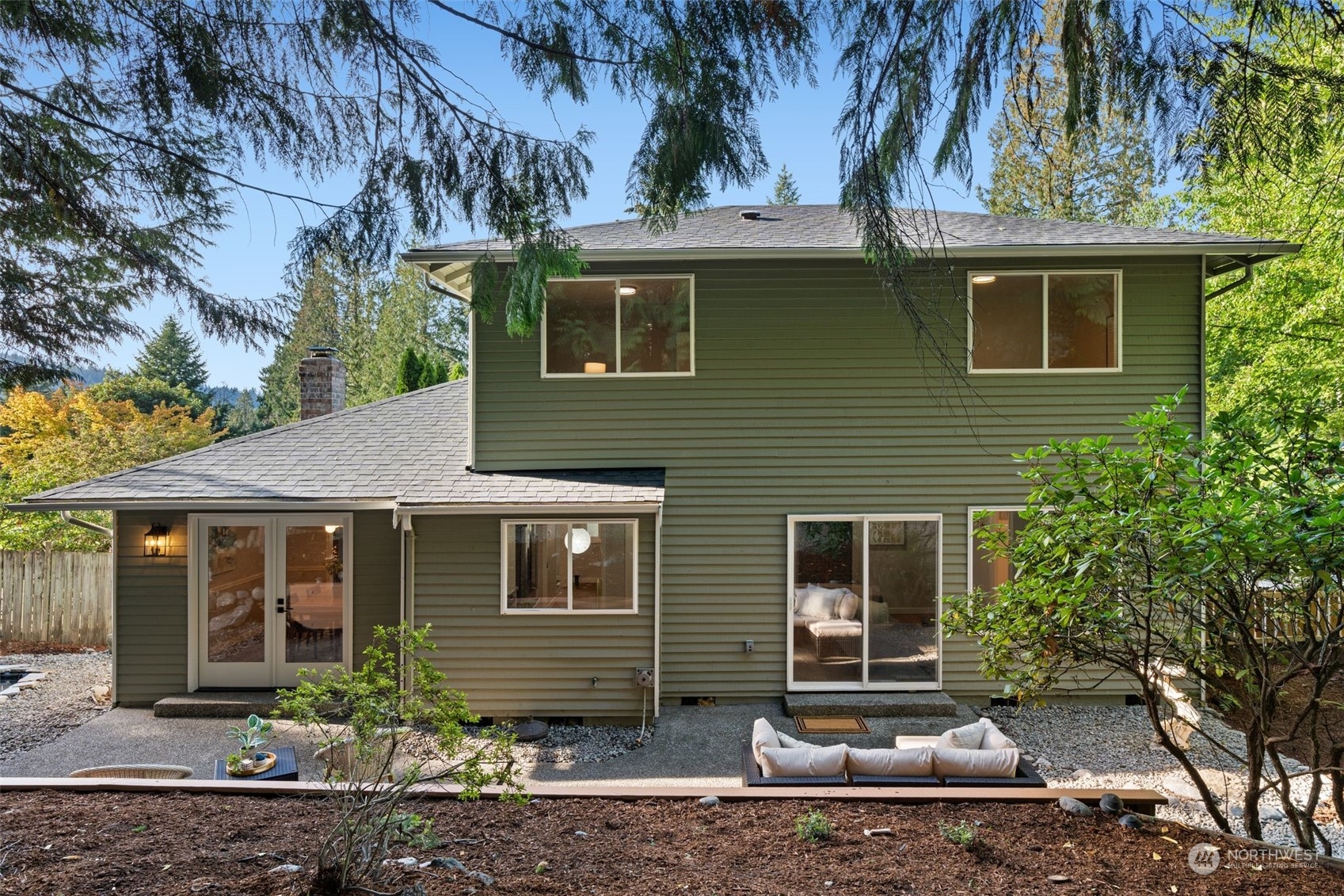360 Jasmine Place NW