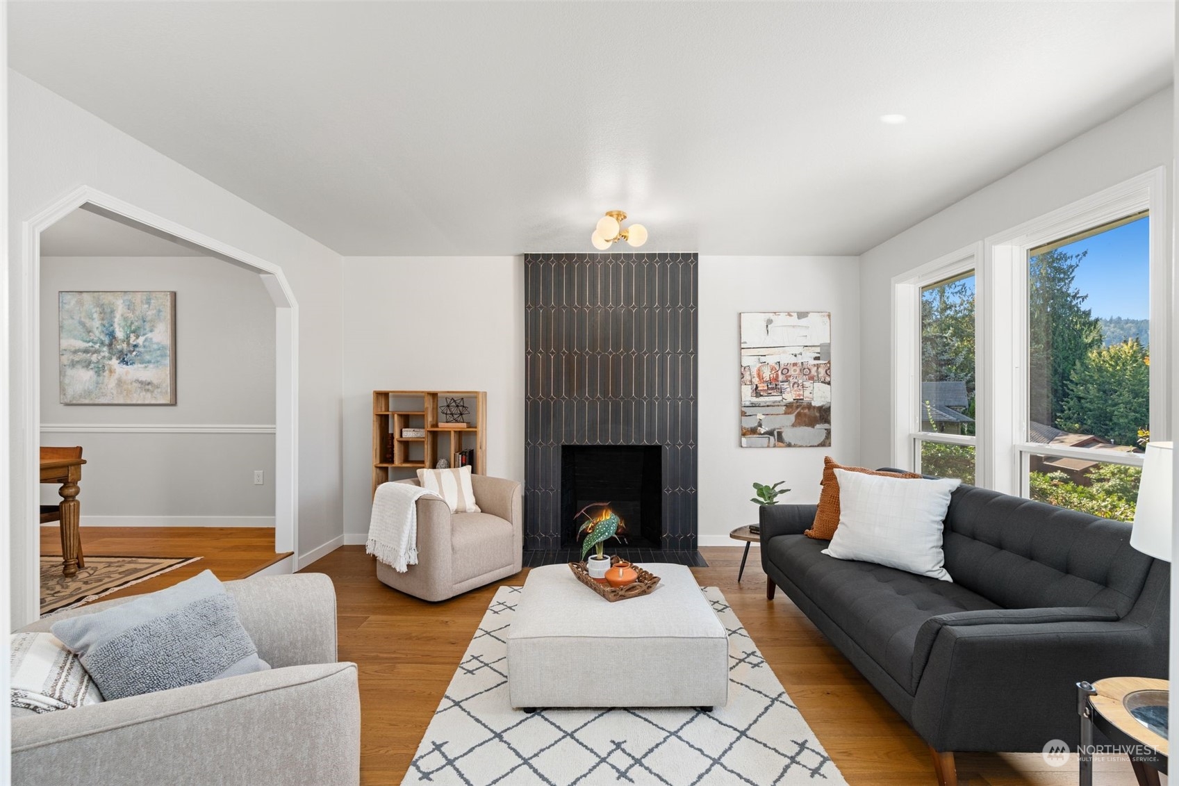 360 Jasmine Place NW