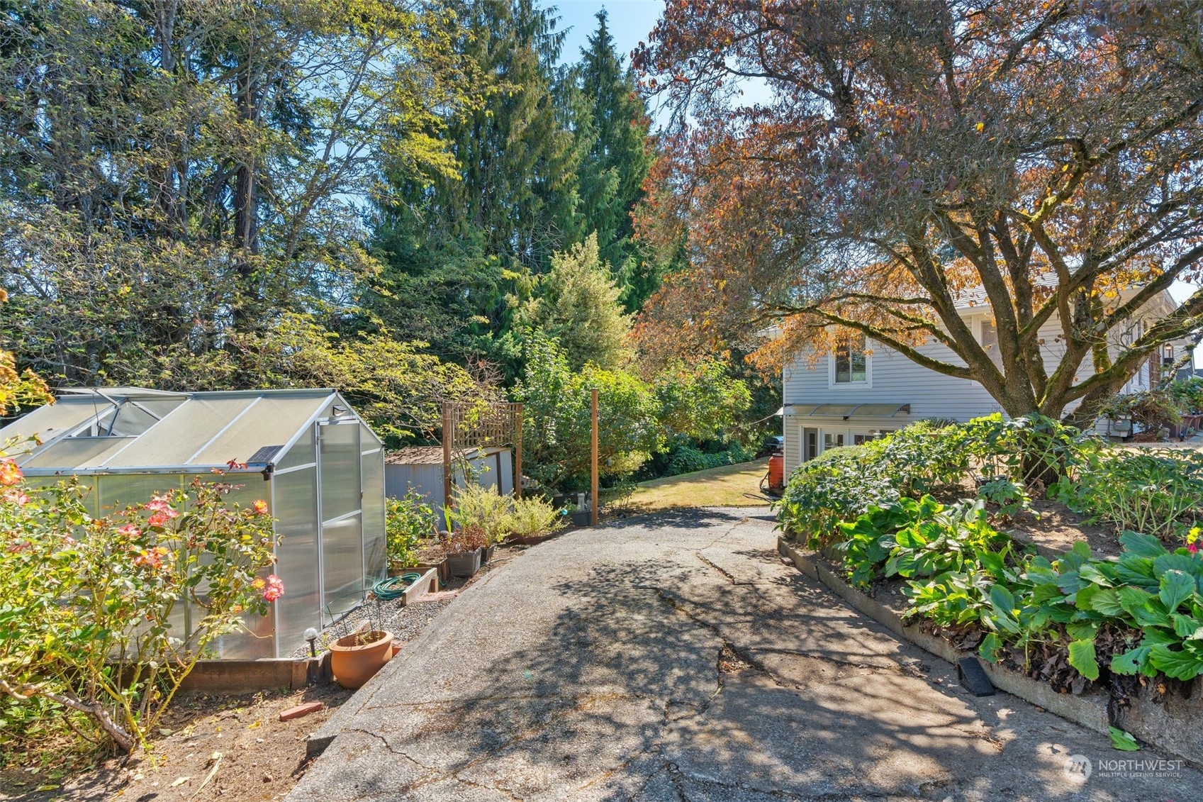 8420 36th Avenue SW