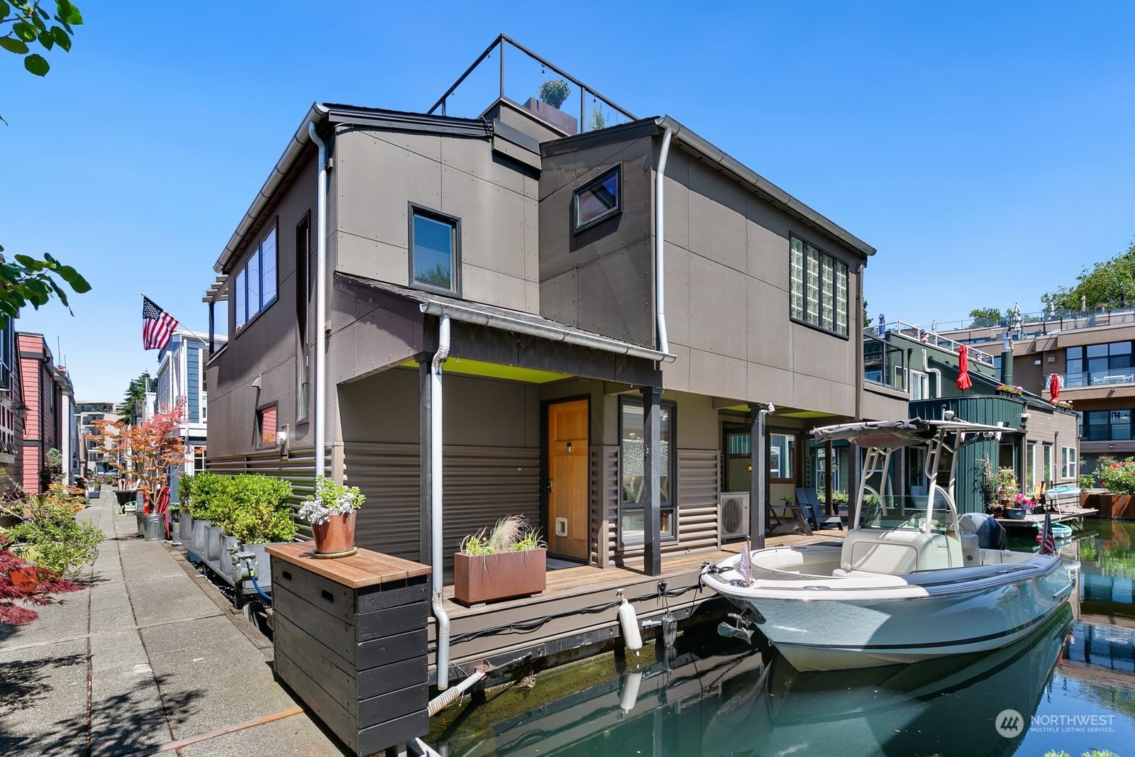 2600 Fairview Avenue E Unit: 17