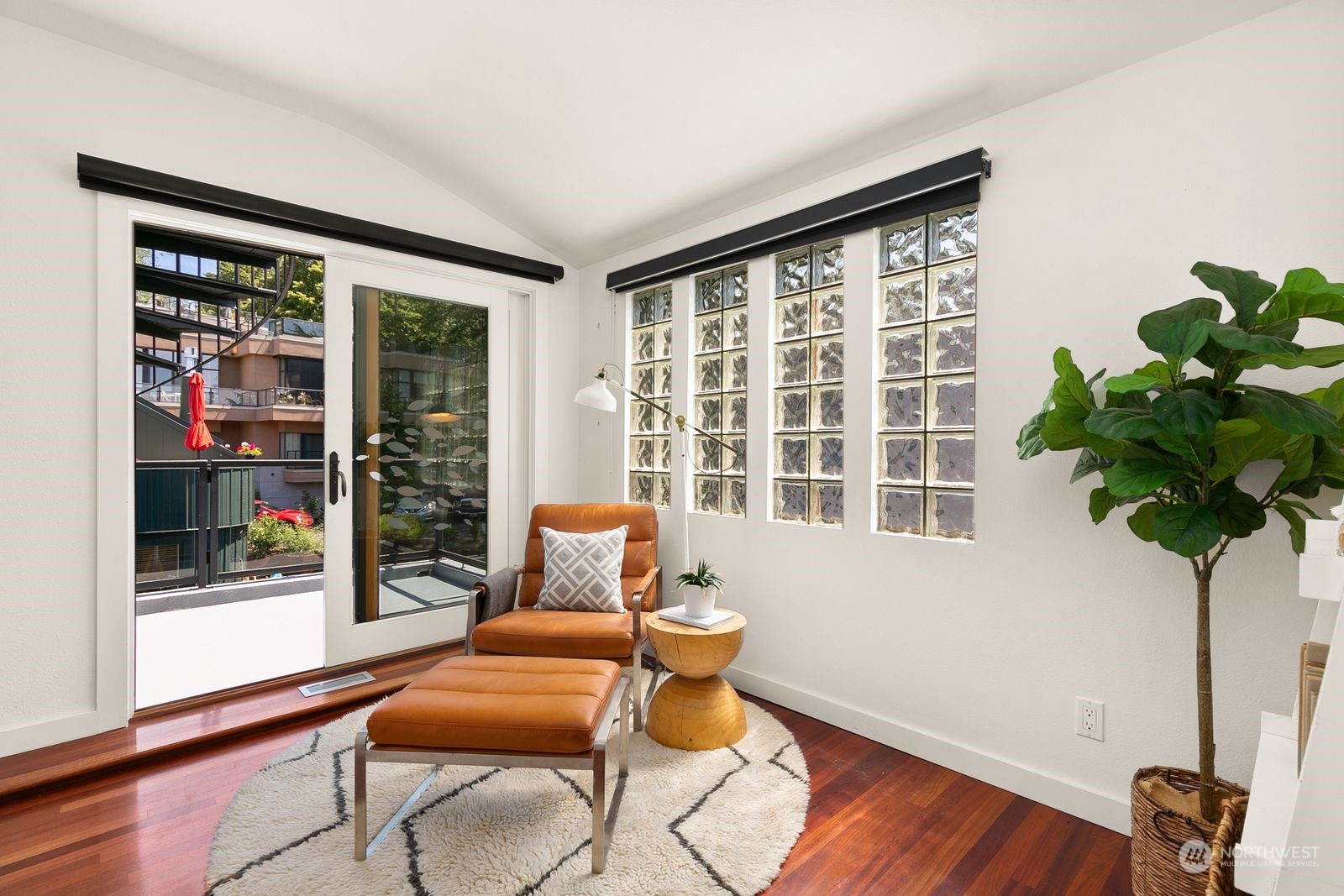 2600 Fairview Avenue E Unit: 17