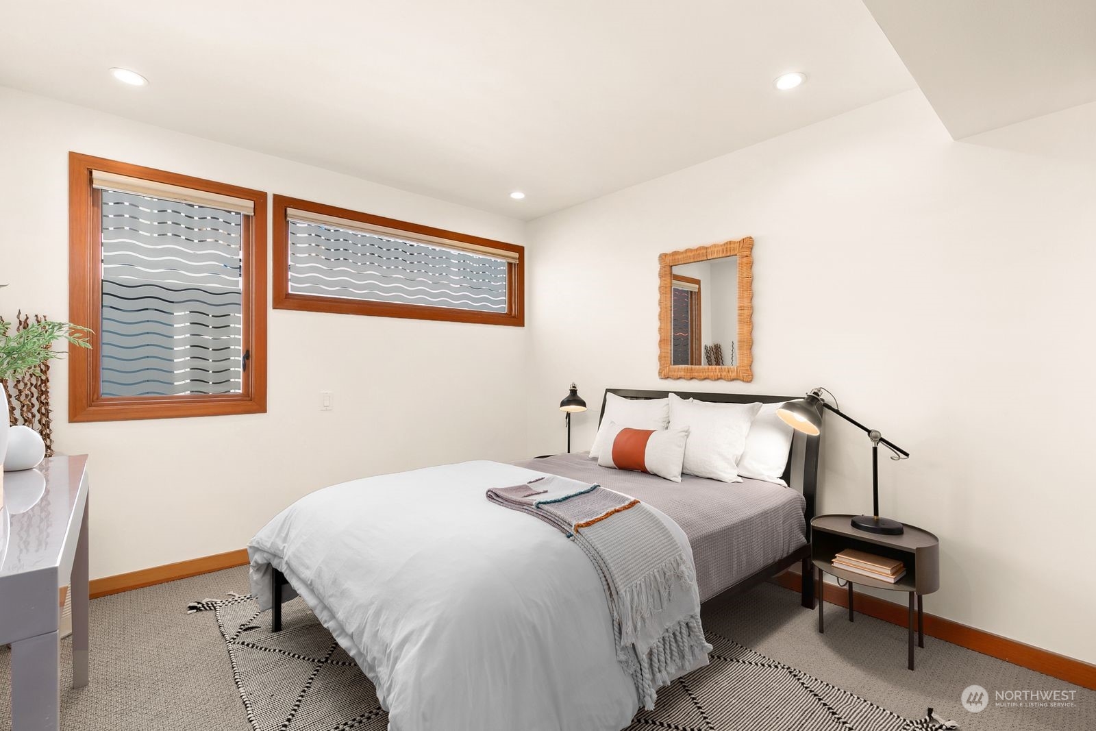2600 Fairview Avenue E Unit: 17