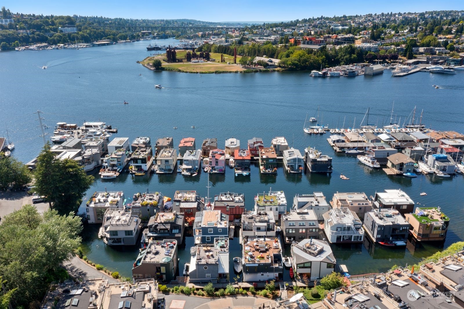 2600 Fairview Avenue E Unit: 17