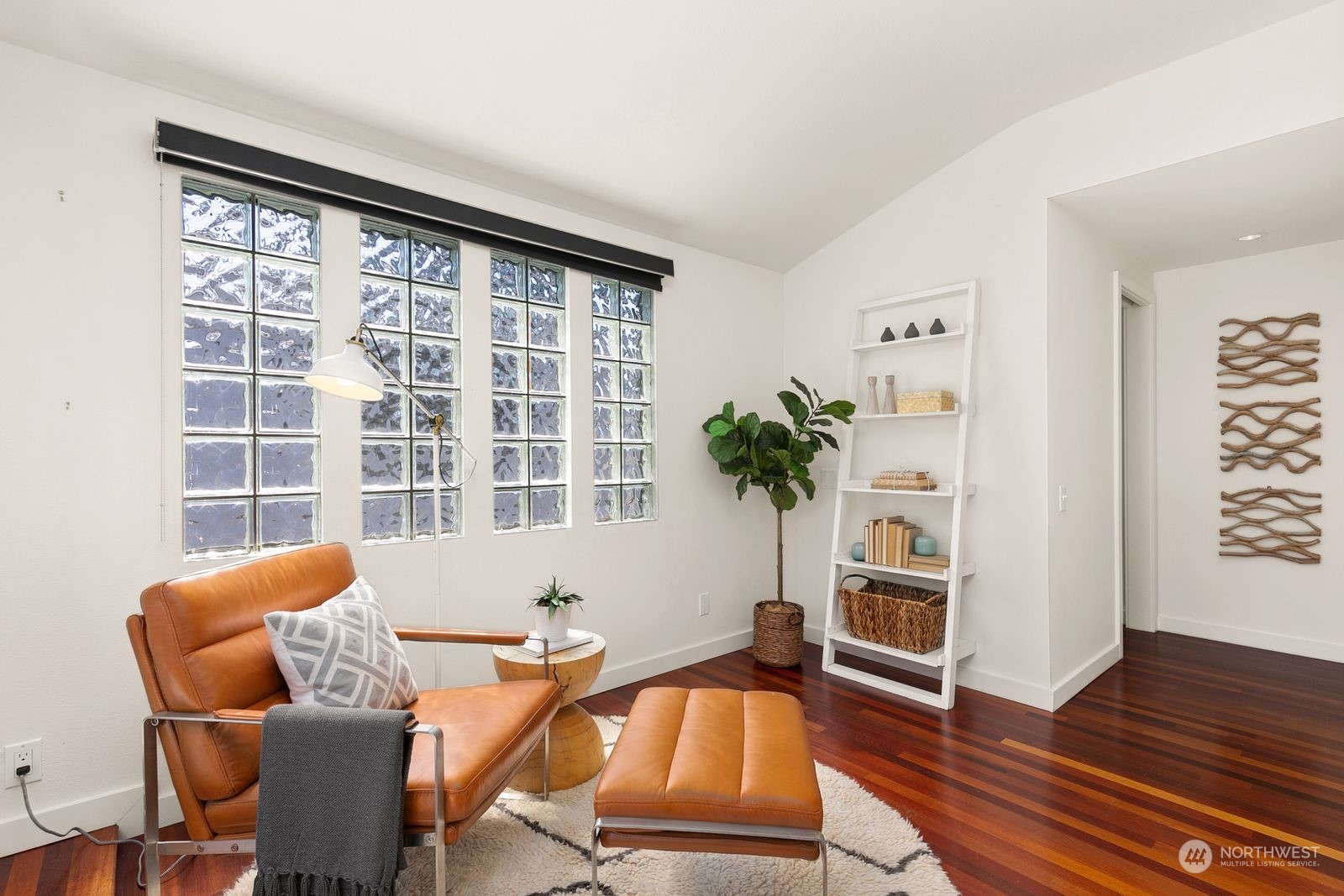 2600 Fairview Avenue E Unit: 17