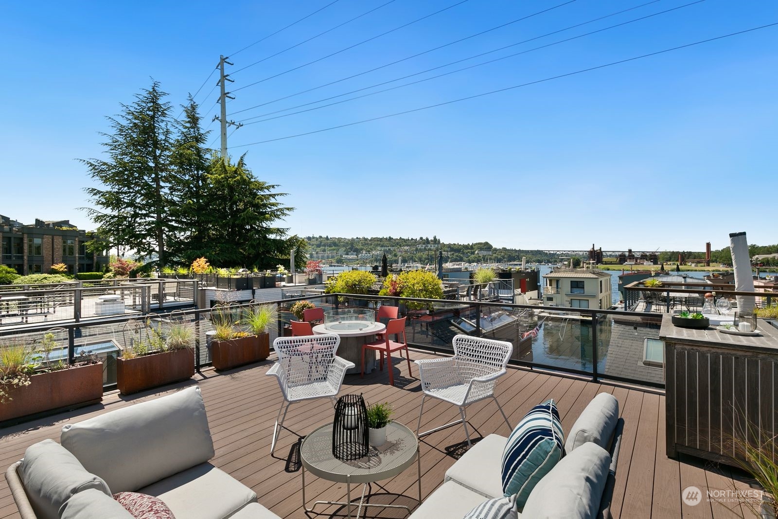 2600 Fairview Avenue E Unit: 17
