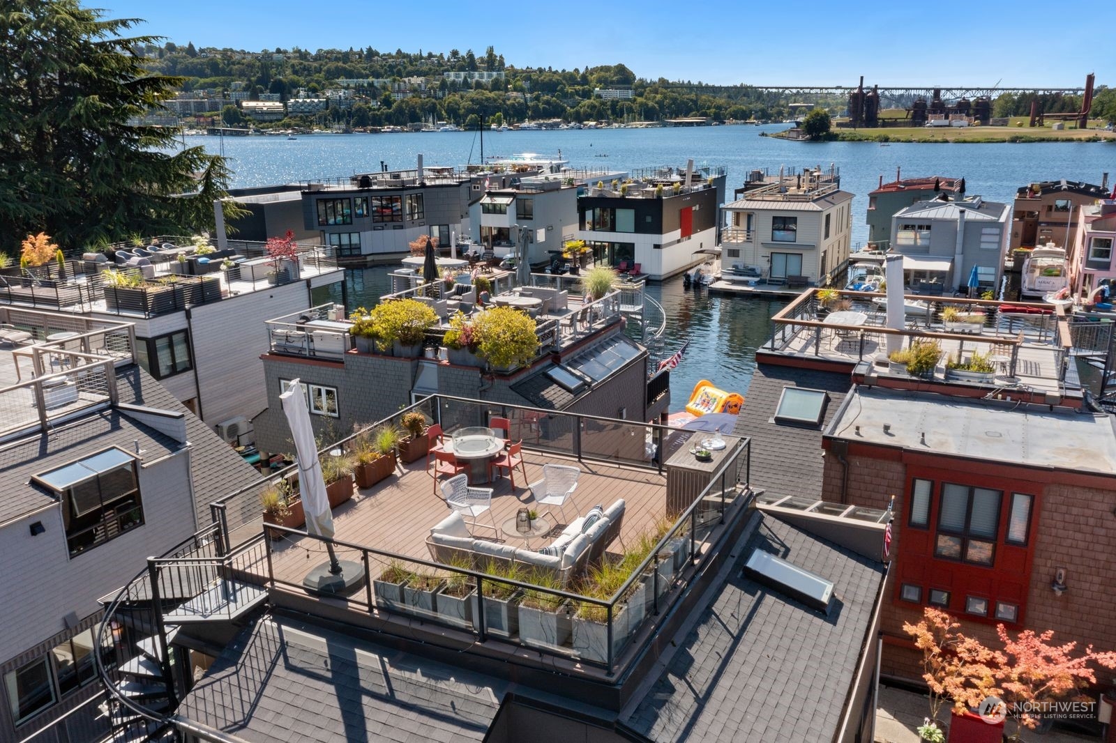 2600 Fairview Avenue E Unit: 17