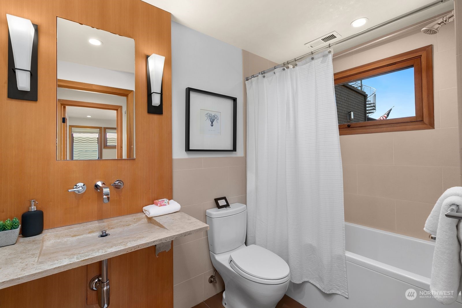 2600 Fairview Avenue E Unit: 17