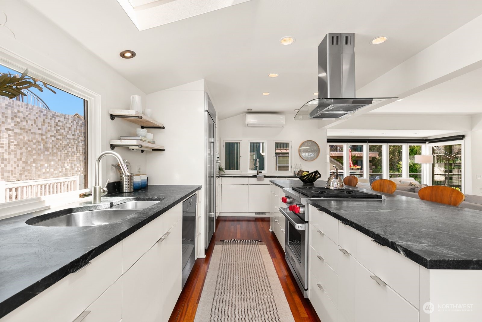 2600 Fairview Avenue E Unit: 17