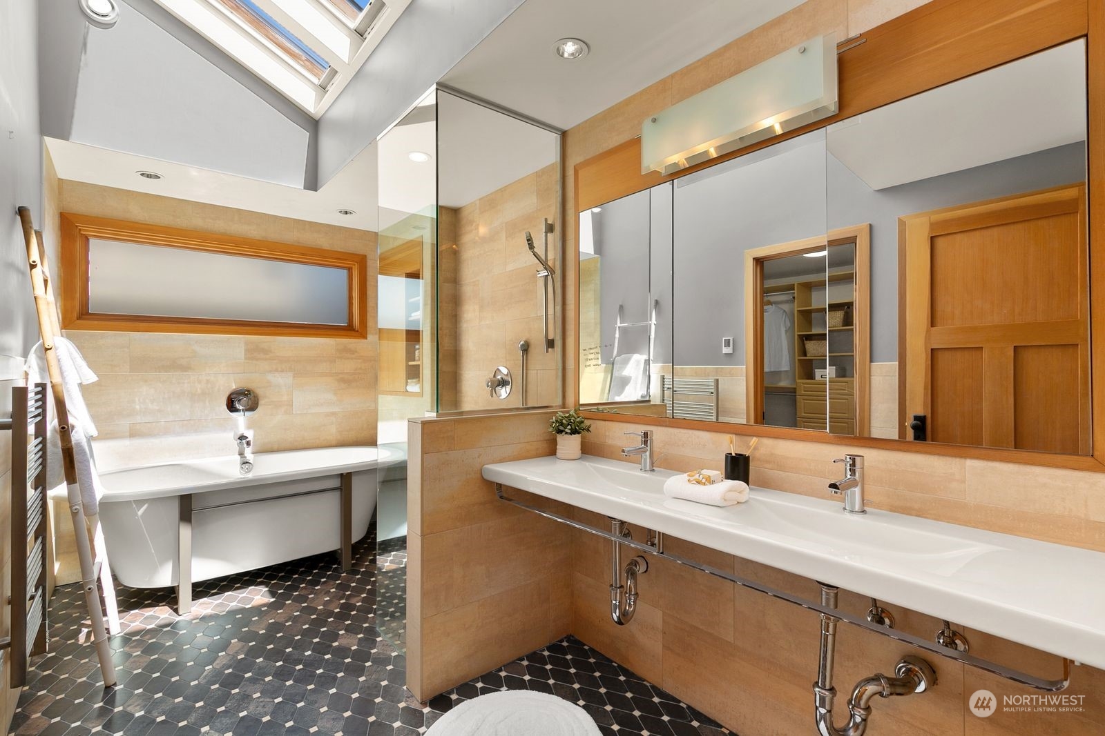 2600 Fairview Avenue E Unit: 17
