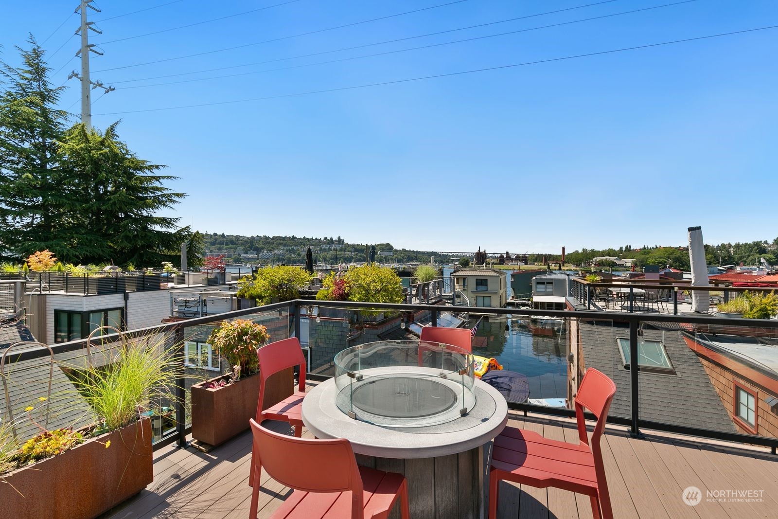 2600 Fairview Avenue E Unit: 17