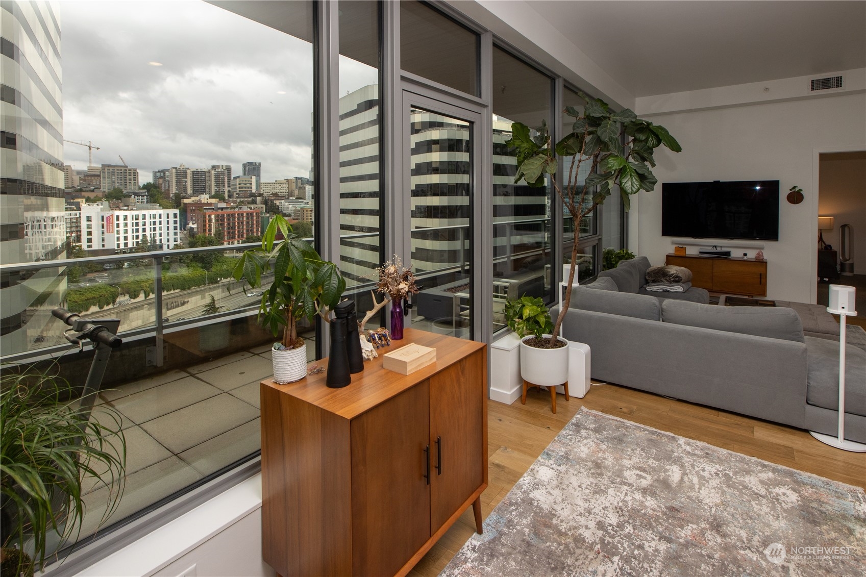 1808 Minor Avenue Unit: 1806