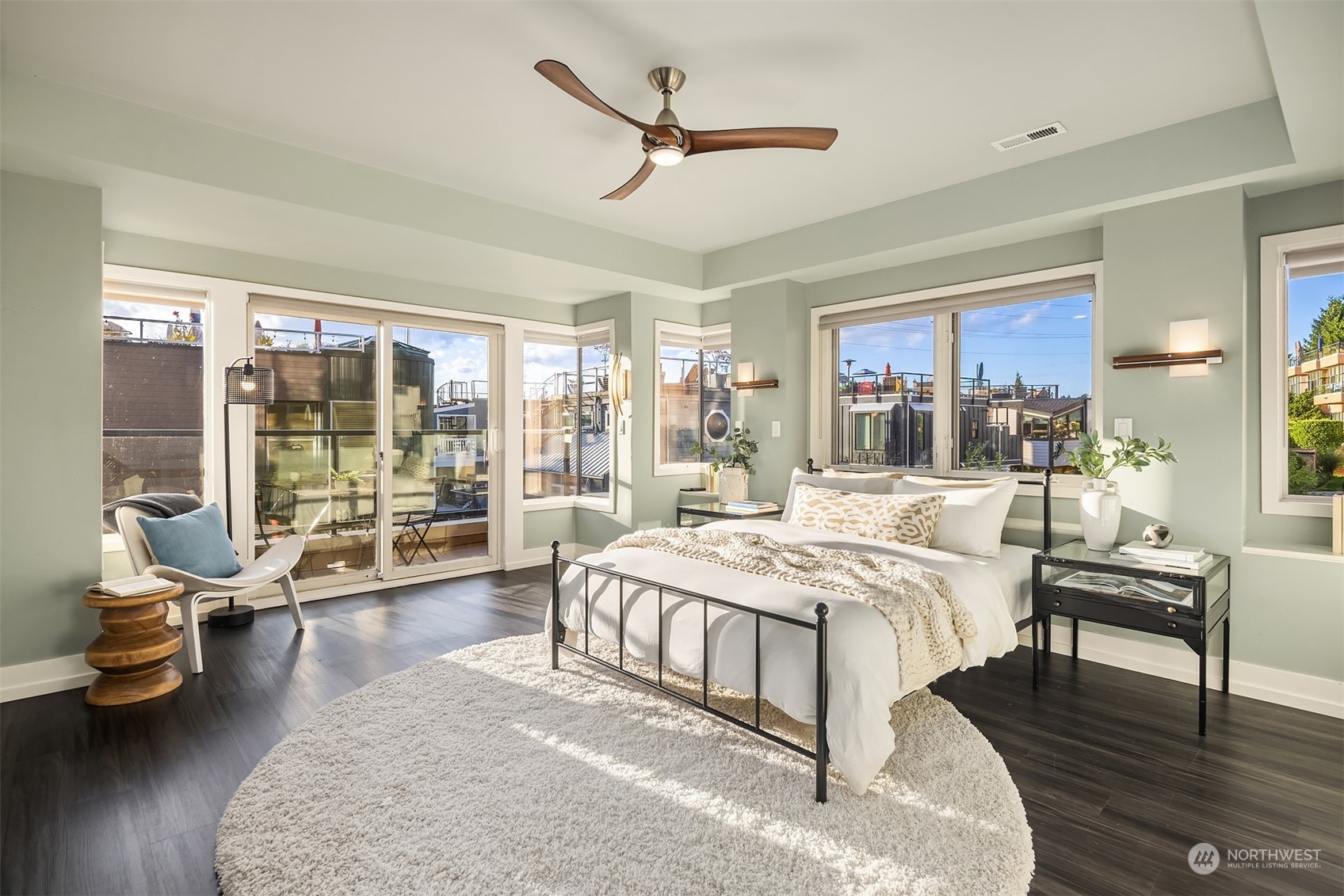 80 E Roanoke Street Unit: 4