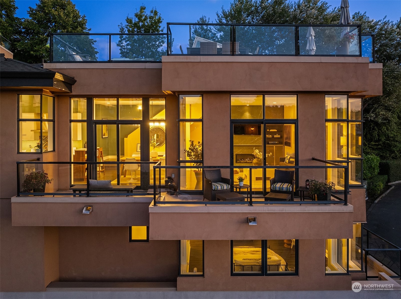 80 E Roanoke Street Unit: 4